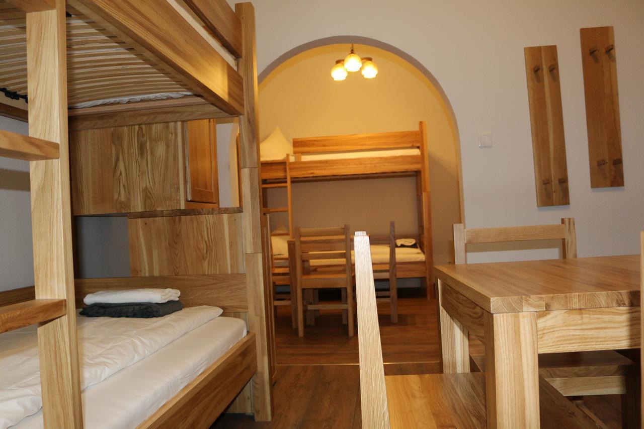 Hotel Sinos Klagenfurt am Woerthersee Bagian luar foto